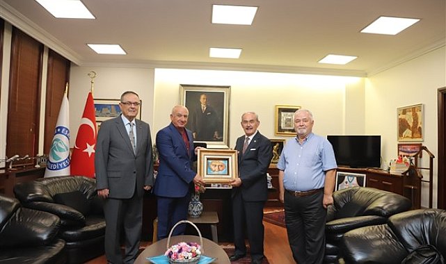 Sanat 76 Grubu üyeleri, Başkan Büyükerşen'i ziyaret etti