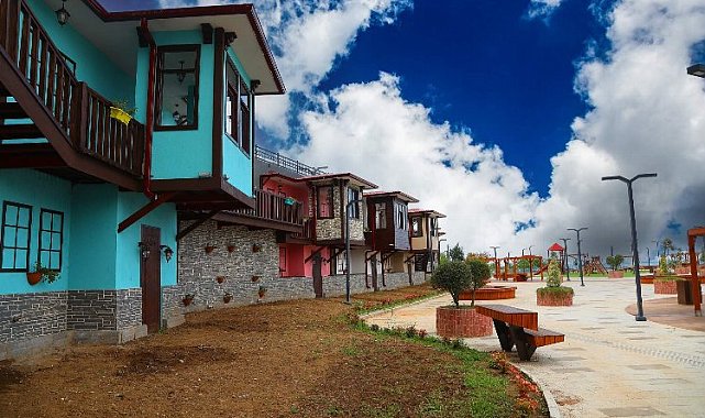Tarihi Ordu Evleri maziye götürüyor
