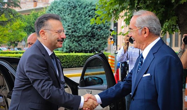 Vali Aksoy’dan Başkan Büyükerşen’e ziyaret