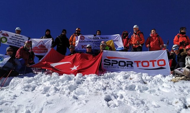 100 sporcu Emler Zirvesi'nde