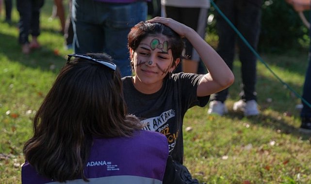 Adana'da çocuk panayırlarında Cumhuriyet kutlamaları