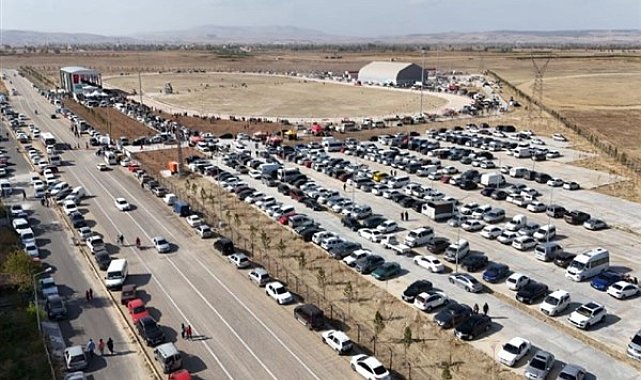 Afyonakrahisar'da Atlı Spor Tesisleri açıldı
