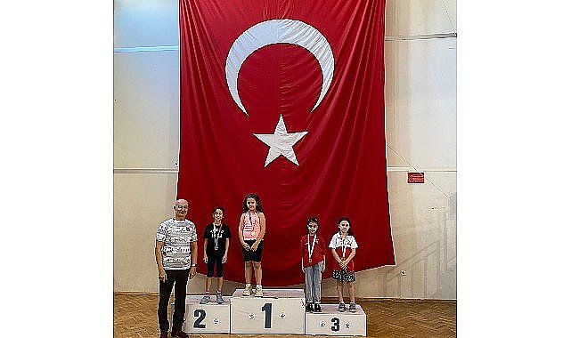 Badminton'da Bayraklı farkı!