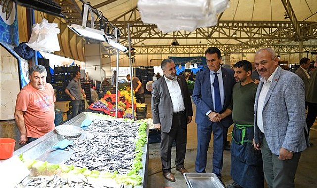Başkan Dündar, pazar esnafı ile bir araya geldi