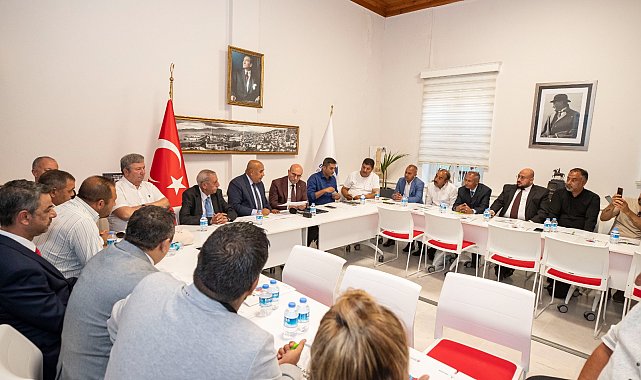 Başkan Soyer, Roman dernekleriyle iş birliği protokolü imzaladı