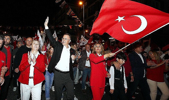 Beylikdüzü'nde binlerce kişi 100. Yıl için yürüdü