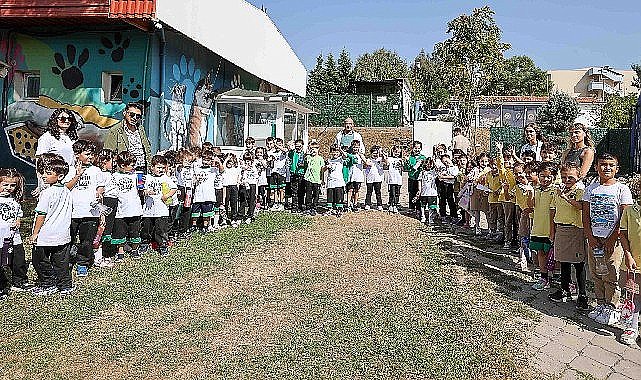 Buca Belediyesi miniklere hayvan sevgisi aşılıyor