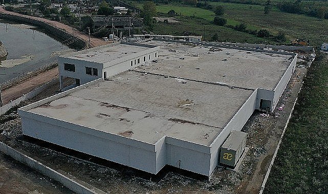 Büyükşehir Belediyesi'nin olası bir afette Marmara Bölgesine hizmet sunması için projelendirdiği Gıda Üretim Tesisinde çalışmalar devam ediyor