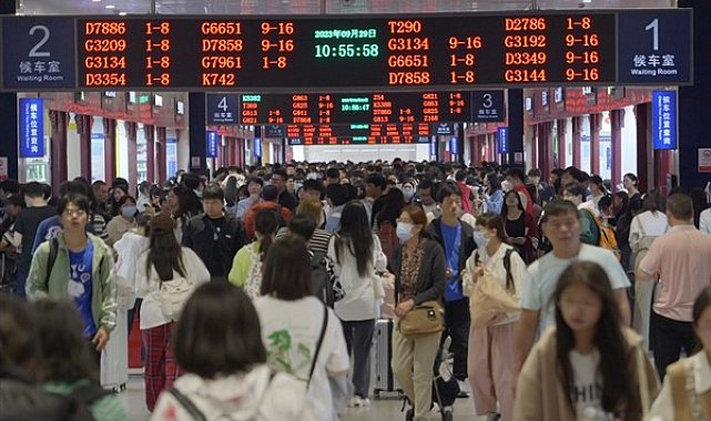 Çin’in “altın haftası”nda seyahat çılgınlığı yaşanıyor