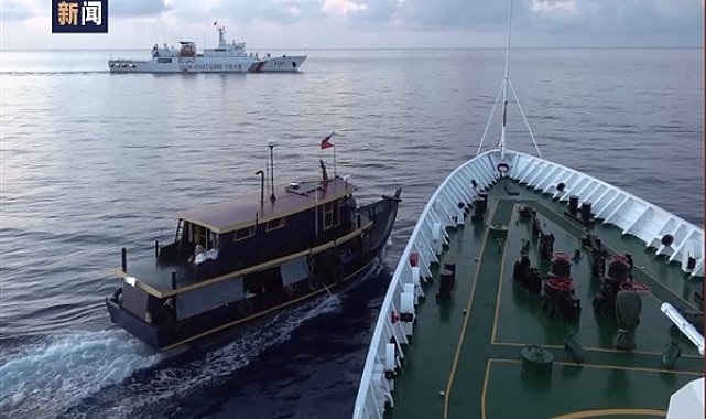 Çin Sahil Güvenliği, Filipinler'e ait gemleri engelledi