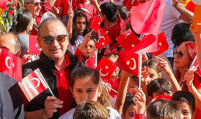 Cumhuriyet'in yüzleri 29 ekim'i coşkuyla kutladı