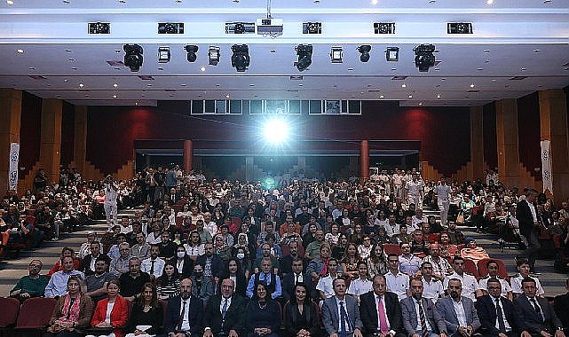 Deü'lü genç denizciler yeminlerini etti