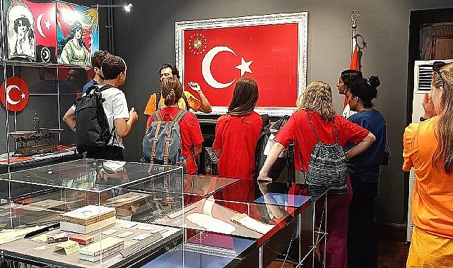 DEÜ Yabancı Uyruklu Öğrencilerine Türk Kültürünü Tanıtıyor