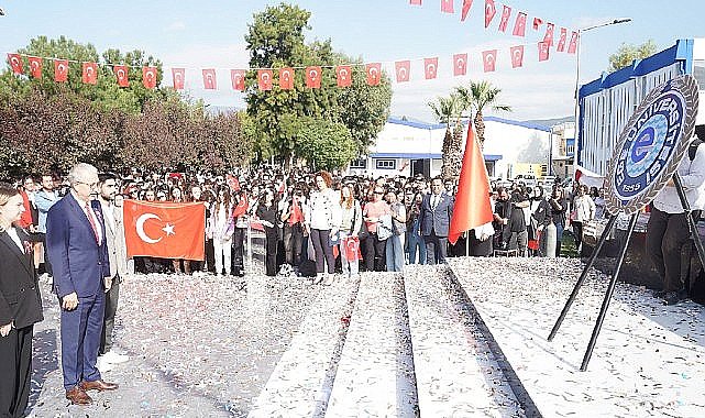 Ege Üniversitesinde “Cumhuriyetin 100 Yılı Anıtı