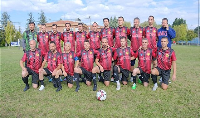 Eskişehir’de ‘Cumhuriyet Kupası Belediye Çalışanları Futbol Turnuvası’ heyecanı sürüyor