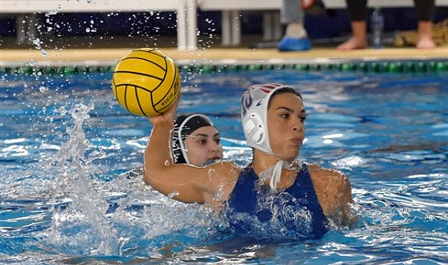 İzmir Büyükşehir Belediyesi Kadın Sutopu Takımı, final 6 grubuna kaldı