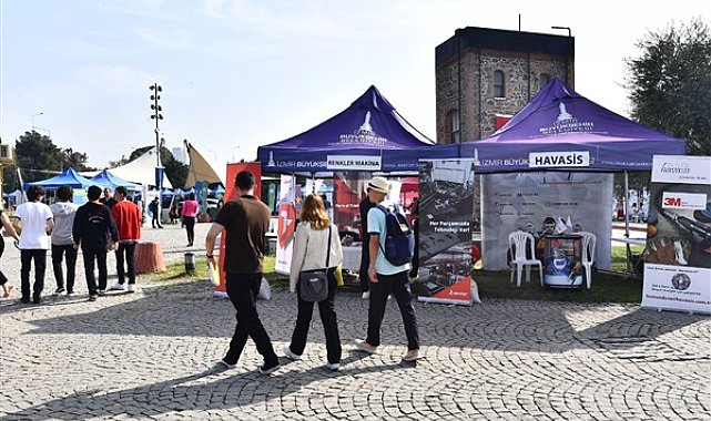 İzmir’de Kariyer Fuarı açıldı