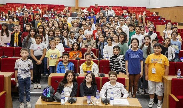 İzmir'de söz çocuklarda