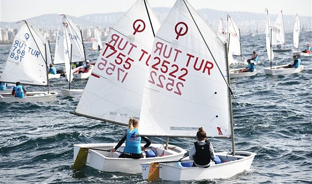Kadıköy Cumhuriyet Kupası Yelken Yarışları başladı