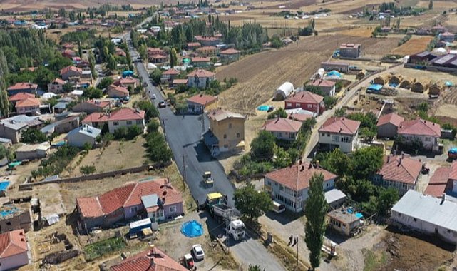 Kayseri Akkışla'da işler 'yol'unda gidiyor