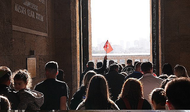 Polisan Kansai Boya'dan Anıtkabir Ziyareti