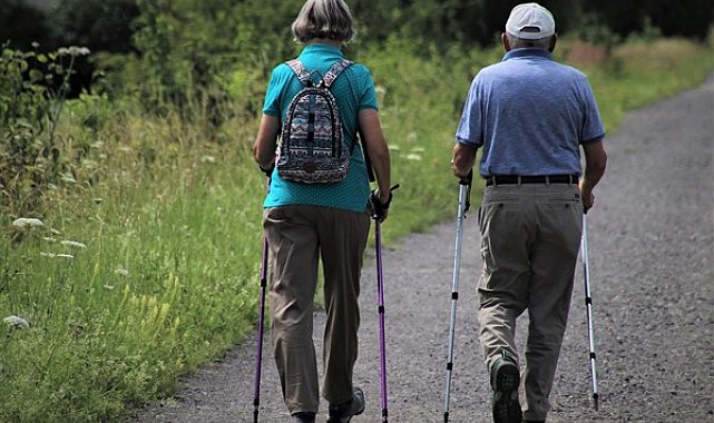 Sağlık Bakanlığı’ndan Dünya 'Yaşlılar' ve 'Yürüyüş' Günü paylaşımı