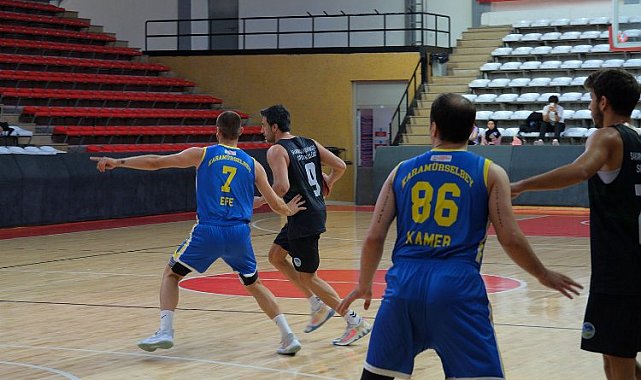 Sakaryalı basketbolculardan sezon öncesi rakiplerine gözdağı