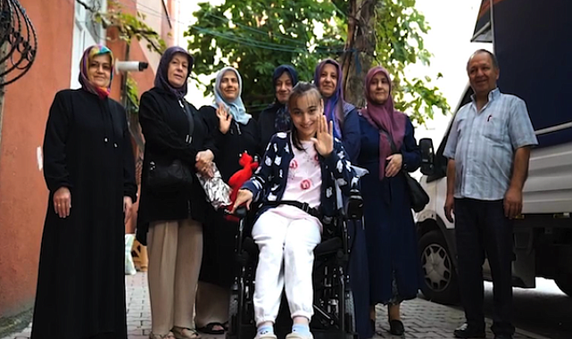 Tuzla’da 19 yaşındaki Semanur’un akülü arabası evinde teslim edildi
