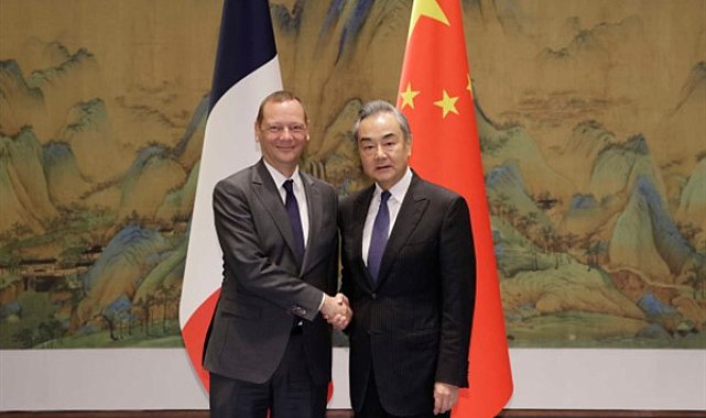 Wang Yi, Fransa Cumhurbaşkanı Macron'un dışişleri danışmanıyla görüştü