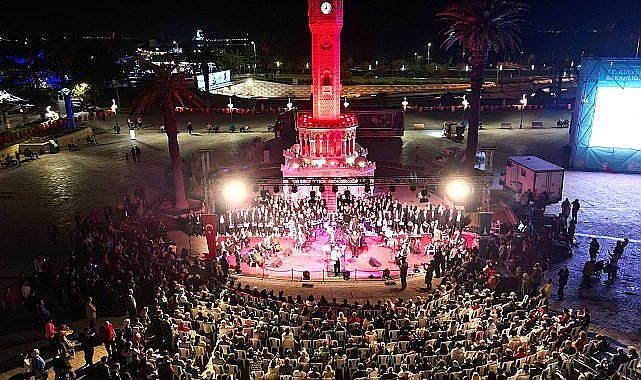 100. Yıl Cumhuriyet Özel Korosu saat 19.23'te sahne aldı