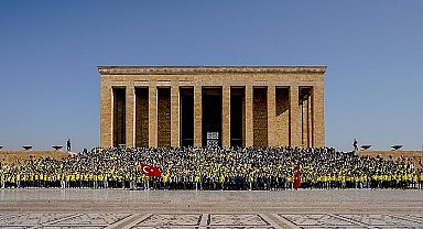 1907 Fenerbahçe derneği ve 1907 Unifeb'ten Anıtkabir'e ziyaret