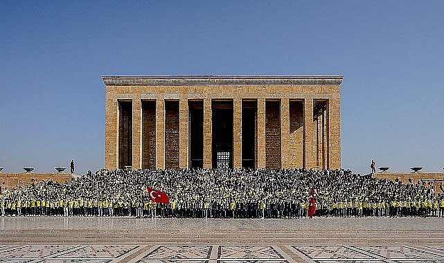 1907 Fenerbahçe derneği ve 1907 Unifeb'ten Anıtkabir'e ziyaret