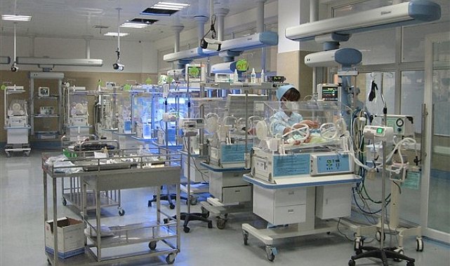 28 prematüre bebek Refah Sınır Kapısına doğru yola çıktı
