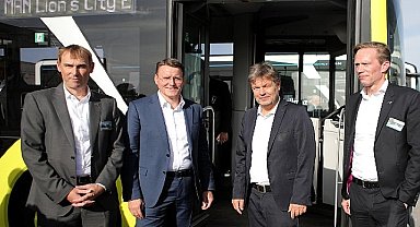 Alman Bakan Robert Habeck MAN'ın Ankara'daki Test ve Ürün Geliştirme Merkezi'ni ziyaret etti...