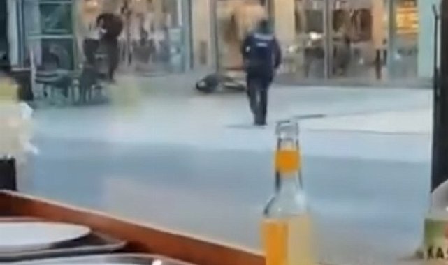 Almanya'da polise bıçaklı saldırı