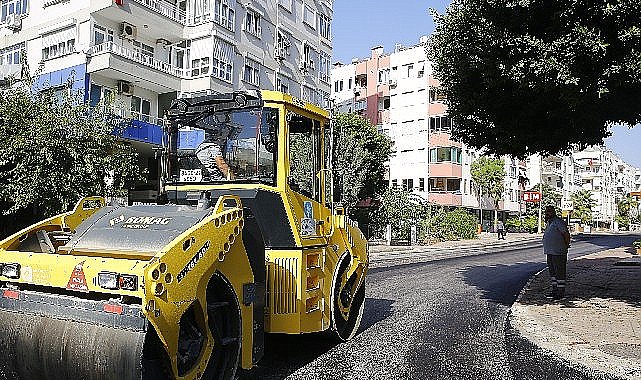 Antalya Büyükşehir Belediyesi asfalt çalışmalarına devam ediyor