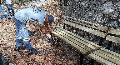 Antalya Büyükşehir'den Gündoğmuş'ta 26 mahalleye piknik masası 