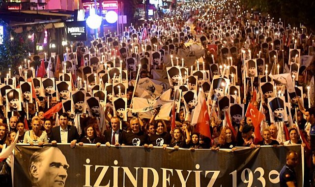 Antalya Muratpaşa'da binler Ata'ya saygı yürüyüşünde