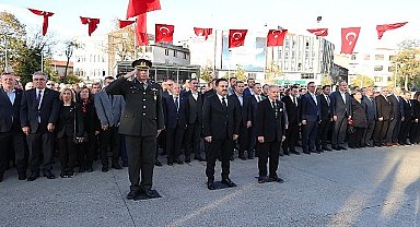Atatürk, Bayrampaşa'da törenle anıldı