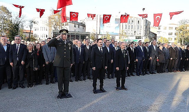 Atatürk, Bayrampaşa'da törenle anıldı