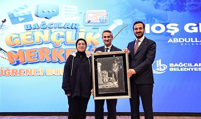 Bağcılar Belediyesi’nden üniversiteye hazırlanan öğrencilere kitap desteği
