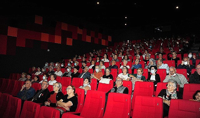 Balçovalı Gaziler Atatürk Filmine gitti