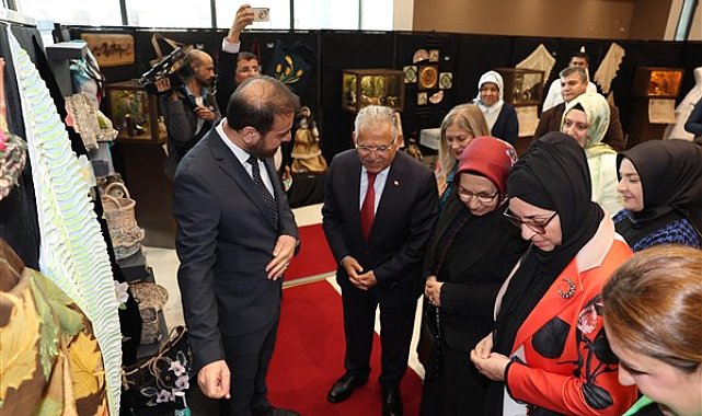 Başkan Büyükkılıç, KAYMEK’in 'Sanat ile Dönüştürüyoruz Sergisi'nin açılışına katıldı
