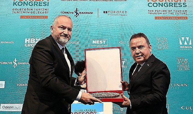 Başkan Muhittin Böcek Resort Turizm Kongresi'ne katıldı