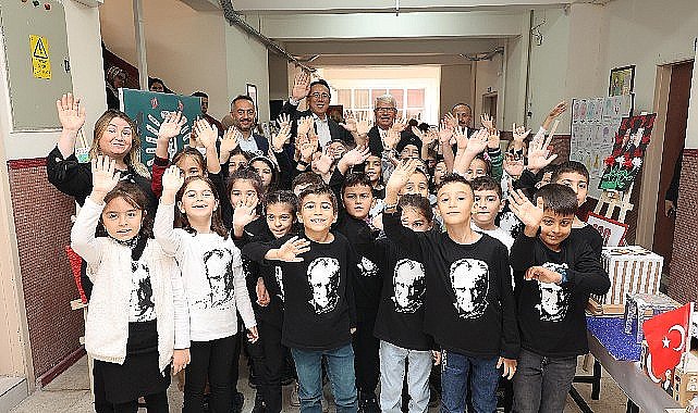 Başkan Savran 19 mayıs ilkokulu öğrencileri tarafından hazırlanan sergiyi gezdi