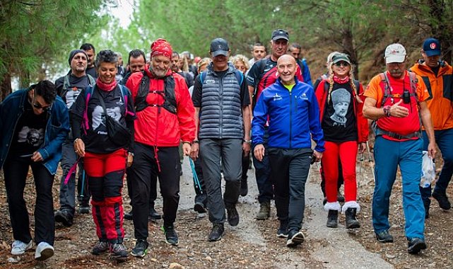 Başkan Soyer: “Cumhuriyete sahip çıkmak mecburiyetindeyiz”
