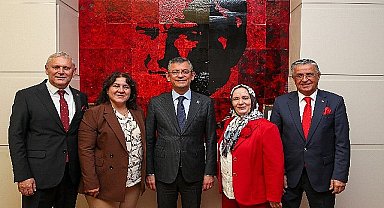 Başkan Topaloğlu, CHP Genel Başkanı Özgür Özel'i ziyaret etti