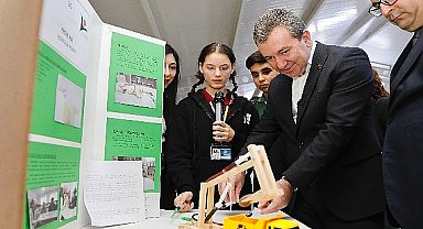Bergama'da tübitat bilim fuarı şehit cemil canan çiçek imam hatip ortaokulu'nda