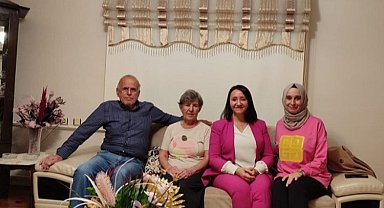 Bilecikli AK Kadınlardan emekli öğretmenler vefa
