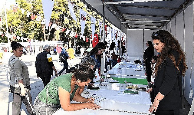 Bornova İstihdam Fuarı büyük bir dayanışmaya dönüştü